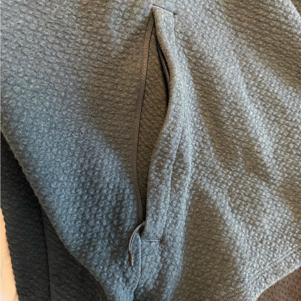 Lululemon men’s hoodie